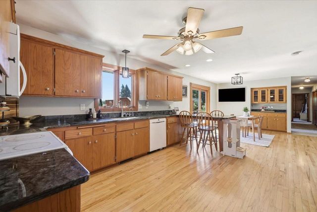 4112 Mueller DRIVE, Hartford, WI 53027
