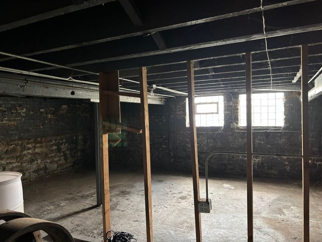 3553 W Cermak Road, Chicago, IL 60623