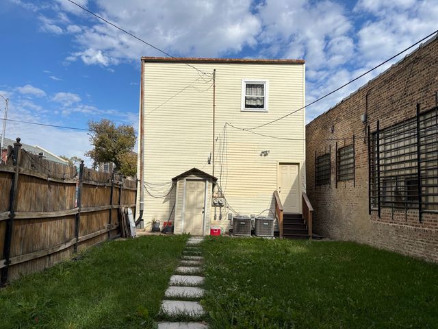 3553 W Cermak Road, Chicago, IL 60623