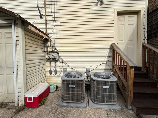 3553 W Cermak Road, Chicago, IL 60623