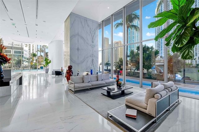 300 Biscayne Boulevard Way 506E, Miami, FL 33131