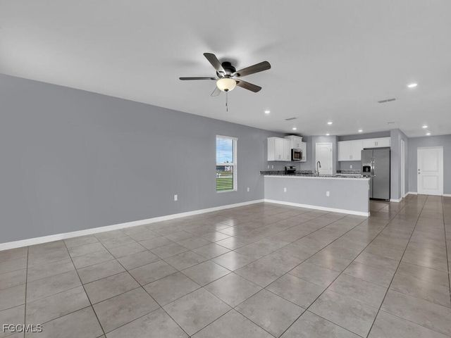 1826 NW 7th PL, Cape Coral, FL 33993