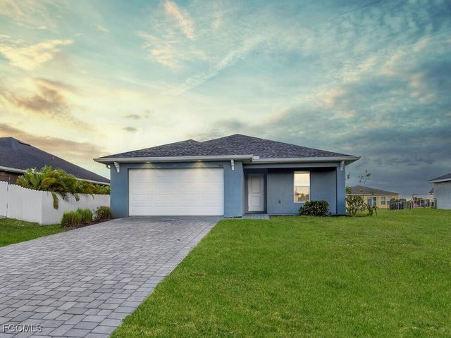 1826 NW 7th PL, Cape Coral, FL 33993