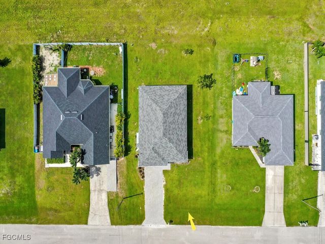 1826 NW 7th PL, Cape Coral, FL 33993