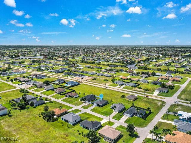 1826 NW 7th PL, Cape Coral, FL 33993