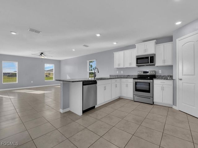 1826 NW 7th PL, Cape Coral, FL 33993