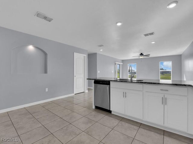 1826 NW 7th PL, Cape Coral, FL 33993