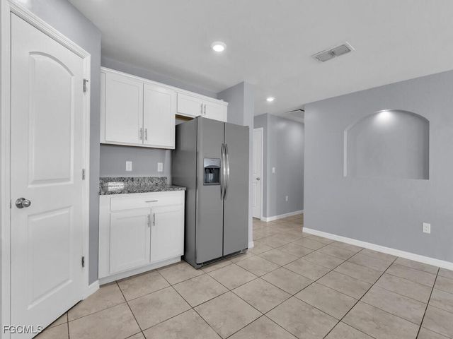 1826 NW 7th PL, Cape Coral, FL 33993