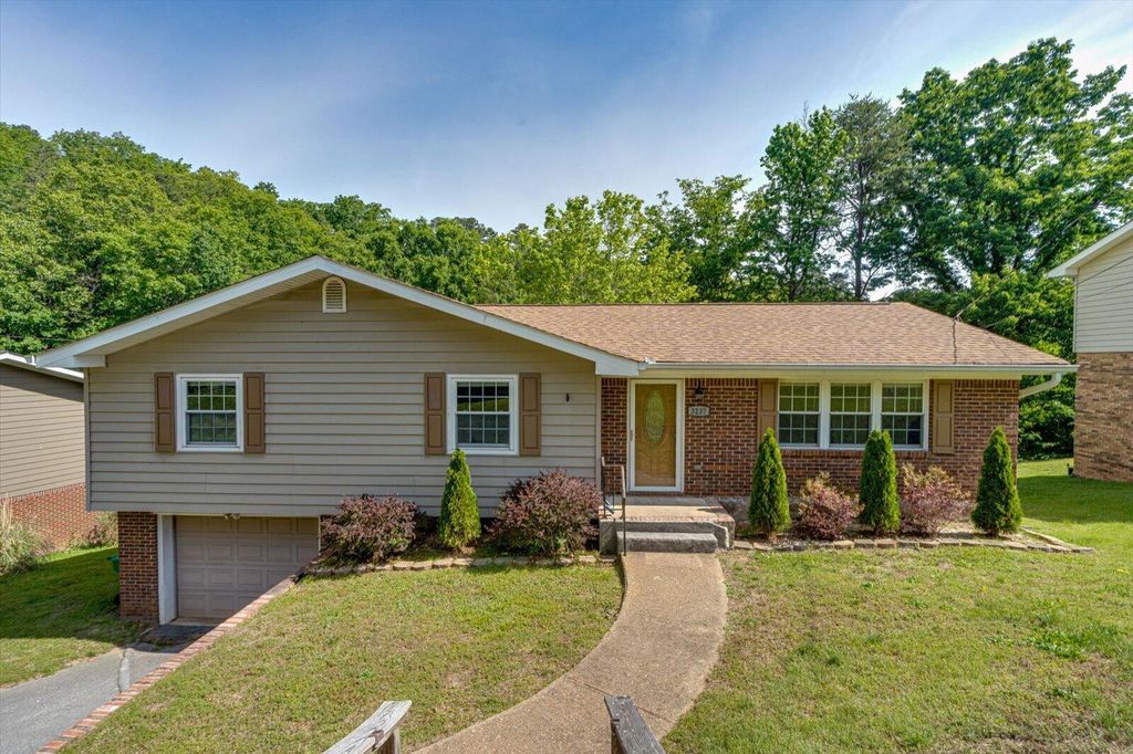 3237 Gleason Drive, Chattanooga, TN 37412