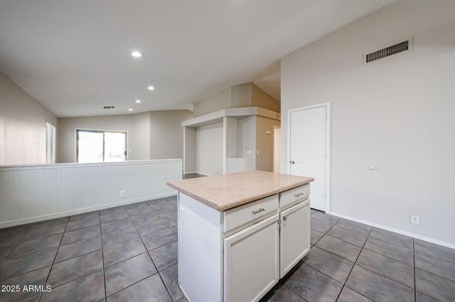 8672 W MAURO Lane, Peoria, AZ 85382