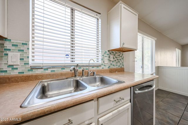 8672 W MAURO Lane, Peoria, AZ 85382