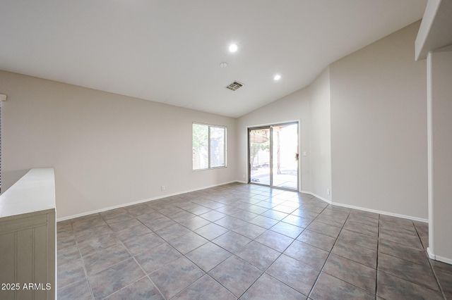 8672 W MAURO Lane, Peoria, AZ 85382