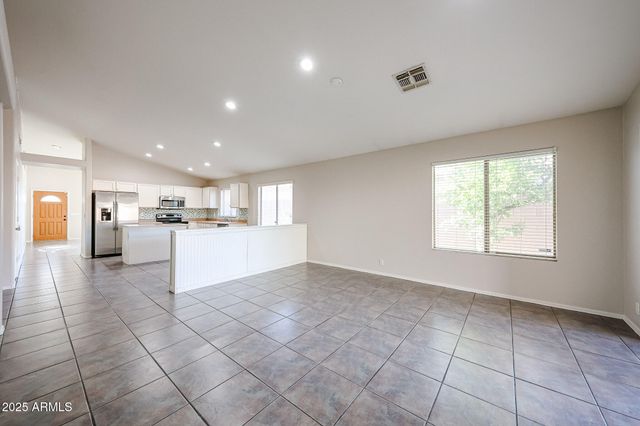 8672 W MAURO Lane, Peoria, AZ 85382