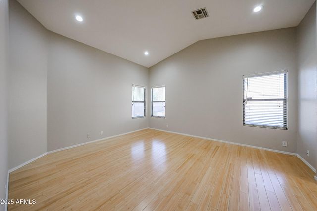 8672 W MAURO Lane, Peoria, AZ 85382