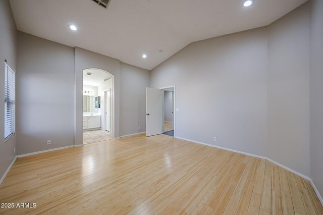 8672 W MAURO Lane, Peoria, AZ 85382