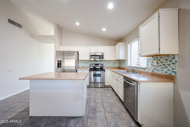 8672 W MAURO Lane, Peoria, AZ 85382