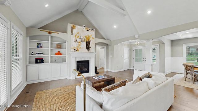4815 Saddle Bend Way, Louisville, KY 40299