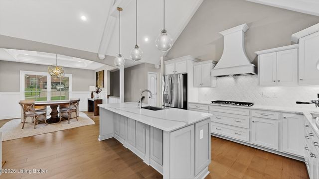 4815 Saddle Bend Way, Louisville, KY 40299