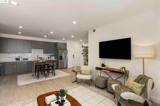 500 Somi Ct 214, Hayward, CA 94544