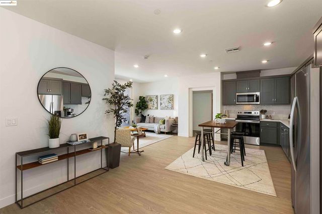 500 Somi Ct 214, Hayward, CA 94544