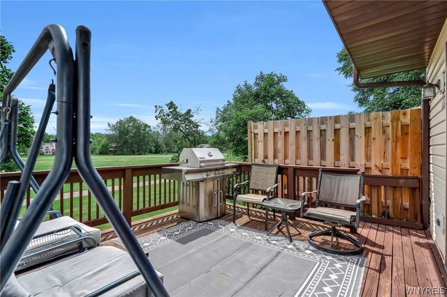 202 Old Meadow Drive 20B, Amherst, NY 14051