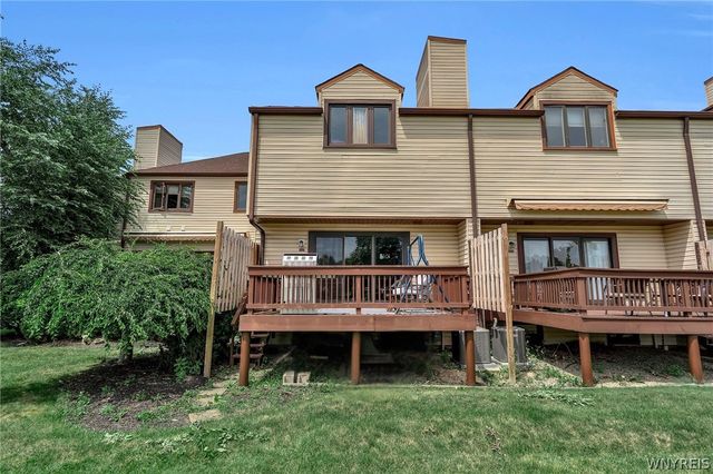 202 Old Meadow Drive 20B, Amherst, NY 14051