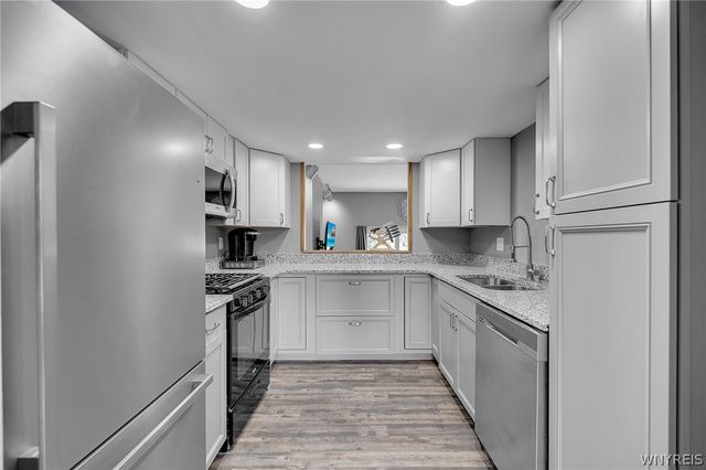 202 Old Meadow Drive 20B, Amherst, NY 14051