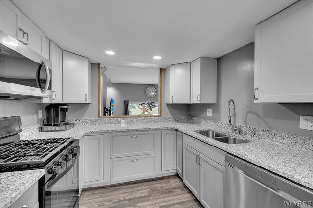202 Old Meadow Drive 20B, Amherst, NY 14051