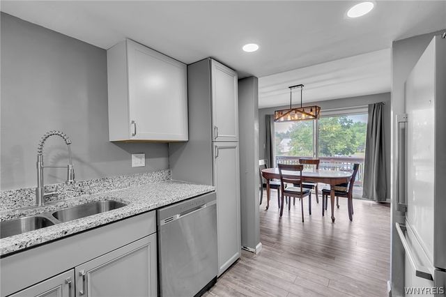 202 Old Meadow Drive 20B, Amherst, NY 14051
