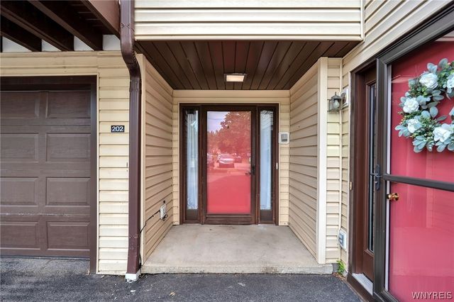 202 Old Meadow Drive 20B, Amherst, NY 14051