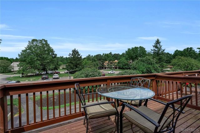 202 Old Meadow Drive 20B, Amherst, NY 14051