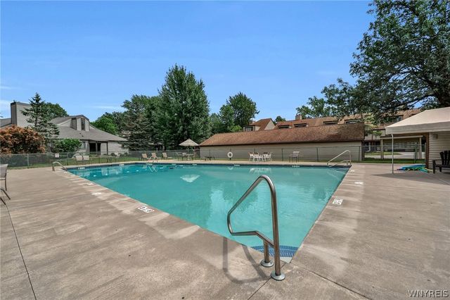 202 Old Meadow Drive 20B, Amherst, NY 14051