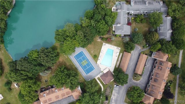 202 Old Meadow Drive 20B, Amherst, NY 14051