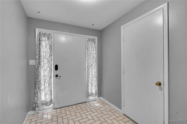 202 Old Meadow Drive 20B, Amherst, NY 14051