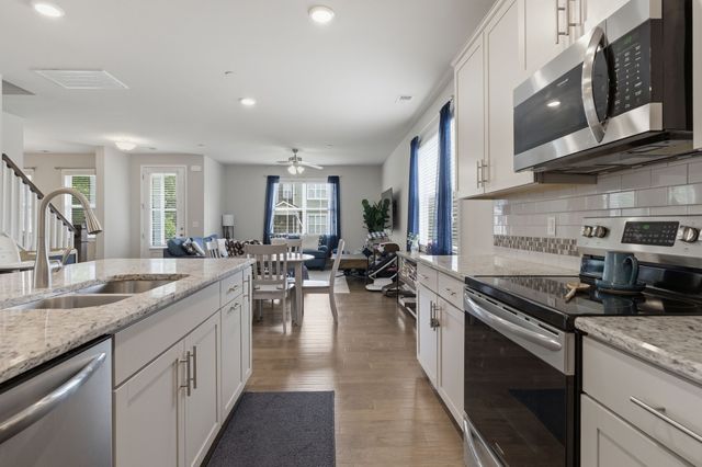 418 Prestige Ct, Pleasant View, TN 37146