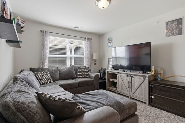 418 Prestige Ct, Pleasant View, TN 37146