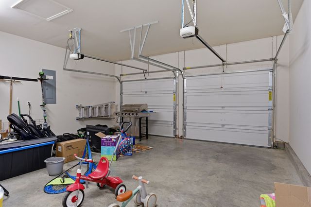 418 Prestige Ct, Pleasant View, TN 37146