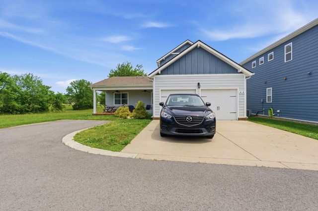 418 Prestige Ct, Pleasant View, TN 37146