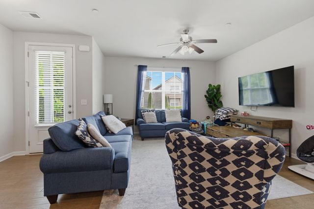 418 Prestige Ct, Pleasant View, TN 37146