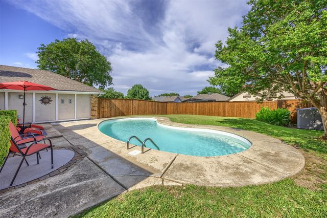 3916 Spring Hollow Drive, Carrollton, TX 75007