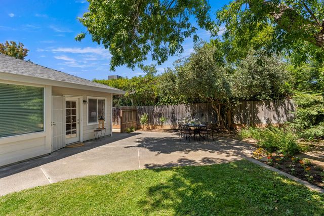 4524 Morpheus Ln, Sacramento, CA 95864