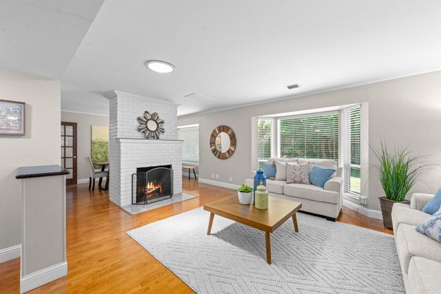 4524 Morpheus Ln, Sacramento, CA 95864