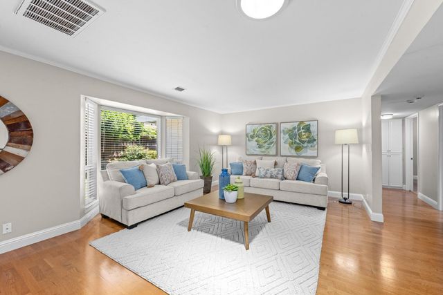 4524 Morpheus Ln, Sacramento, CA 95864