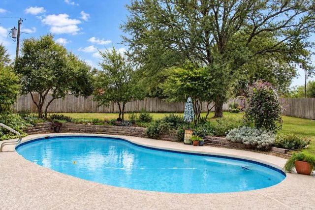 903 Canyon Drive, Cleburne, TX 76033