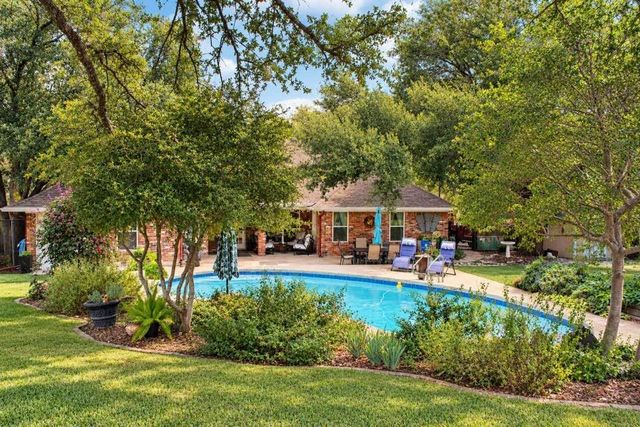 903 Canyon Drive, Cleburne, TX 76033