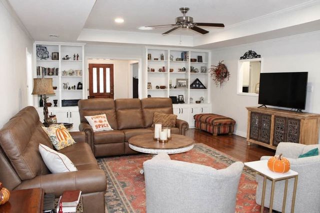 903 Canyon Drive, Cleburne, TX 76033