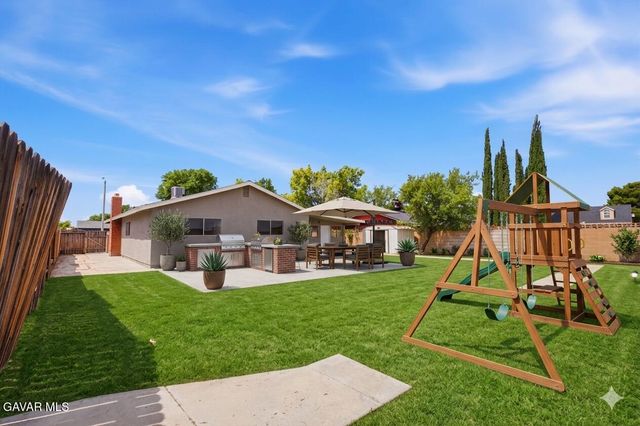 43342 Fenner Avenue, Lancaster, CA 93536