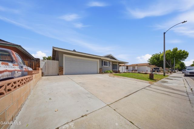43342 Fenner Avenue, Lancaster, CA 93536