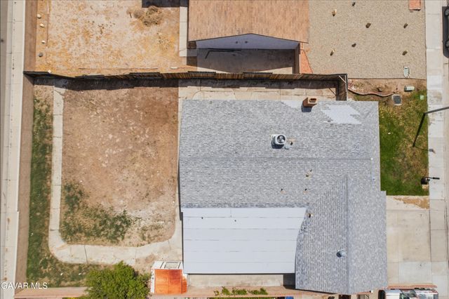 43342 Fenner Avenue, Lancaster, CA 93536