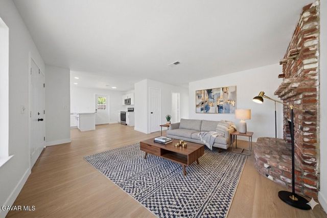 43342 Fenner Avenue, Lancaster, CA 93536